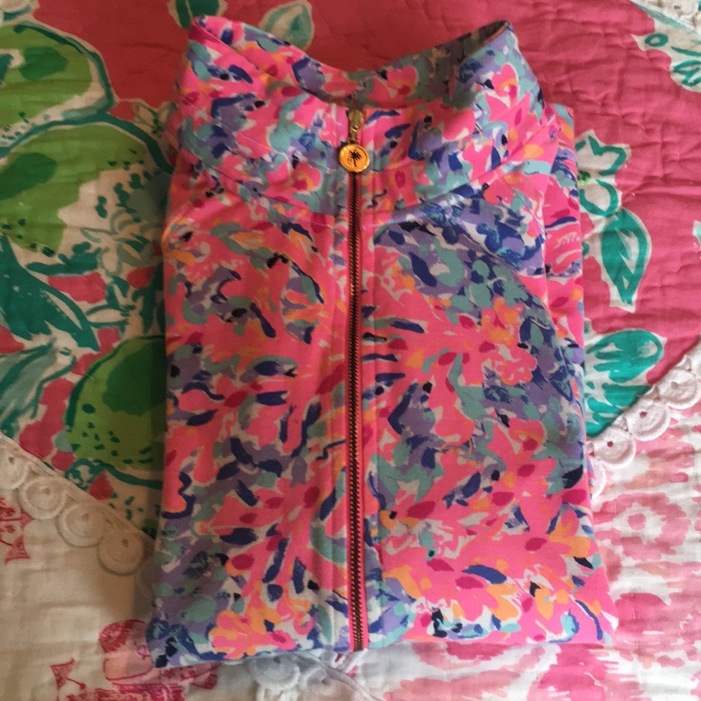 VGUC Lilly Pulitzer Popover (M) - Coco Coral Crab